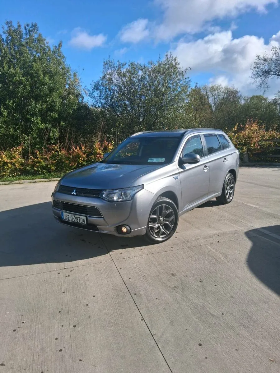 Mitsubishi outlander 2.0L petrol 4x4 hybrid - Image 1