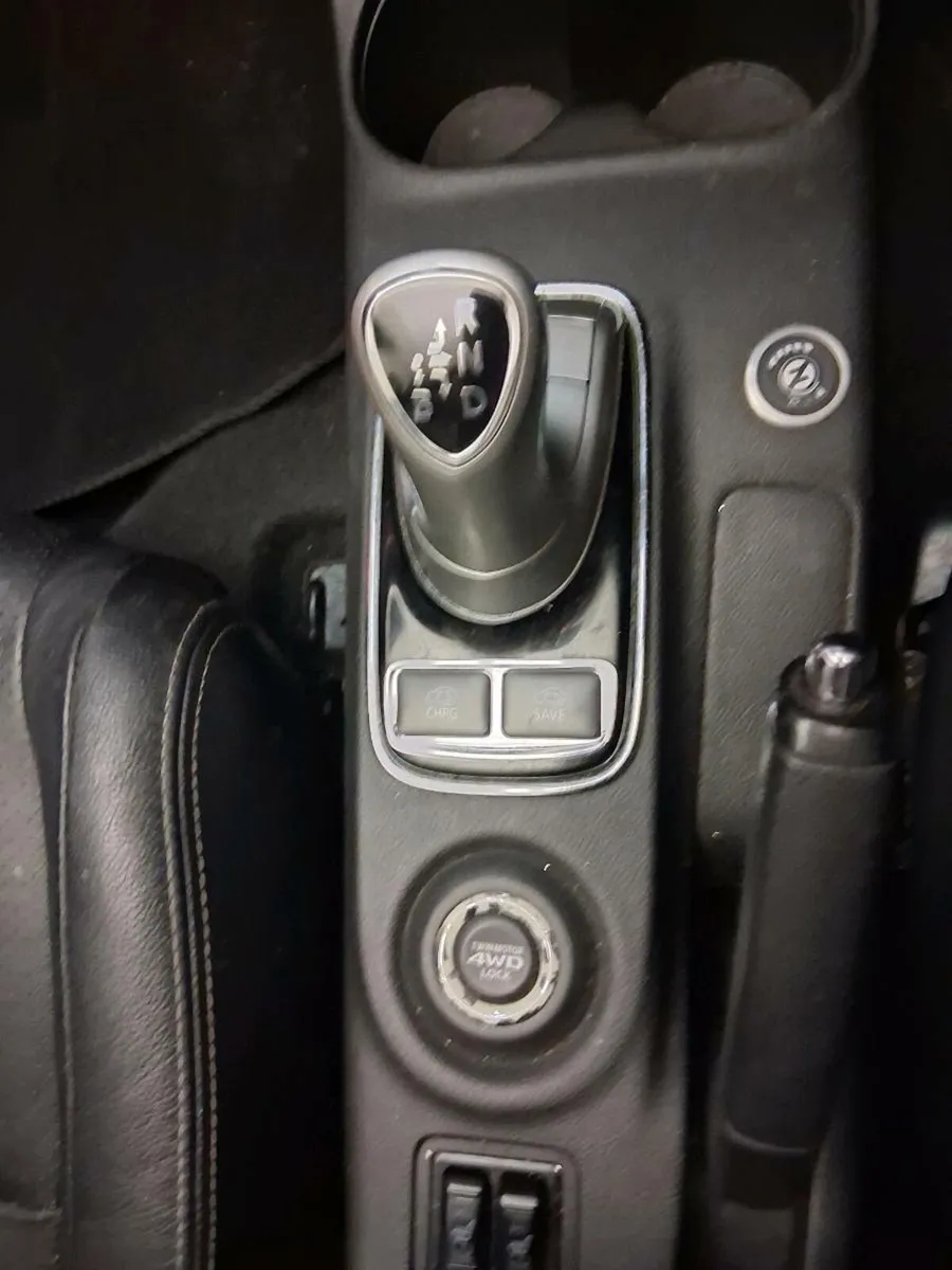 Mitsubishi outlander 2.0L petrol 4x4 hybrid - Image 4