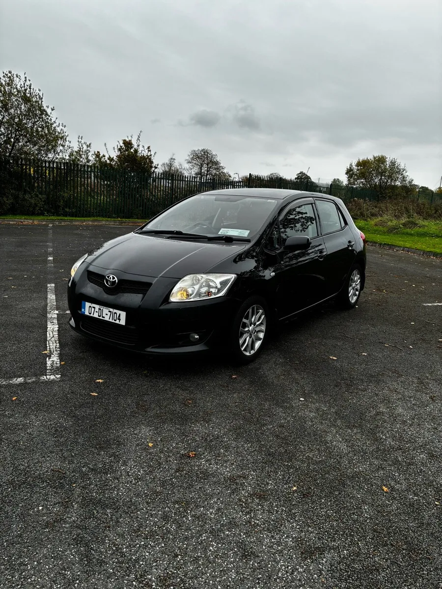 Toyota Auris Automatic - Image 2
