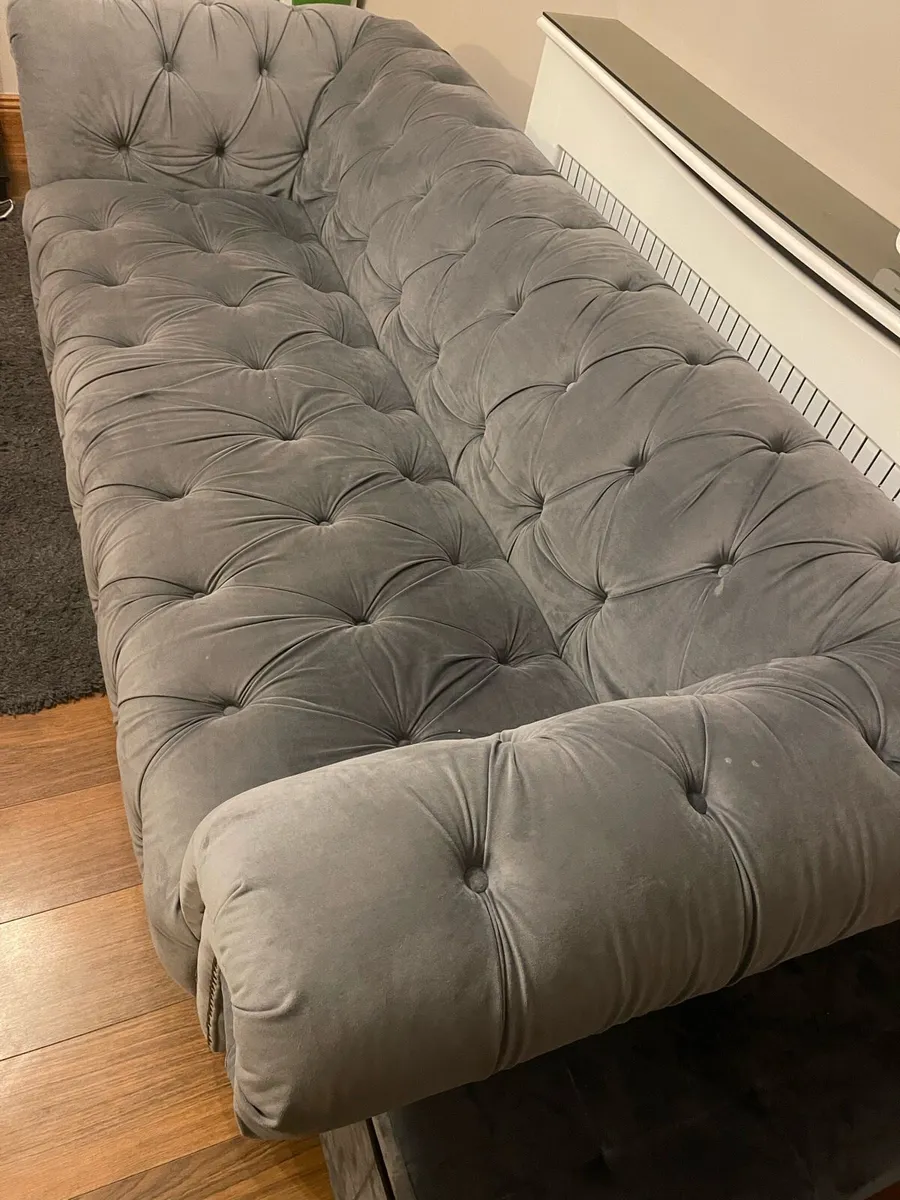 Chesterfield Sofa - Image 4