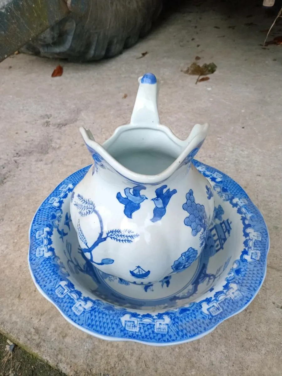 Repro victorian jug and basin - Image 2