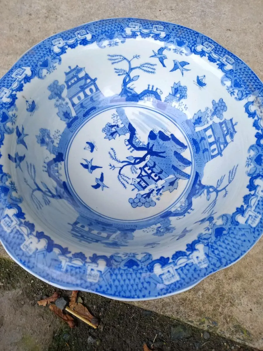 Repro victorian jug and basin - Image 4