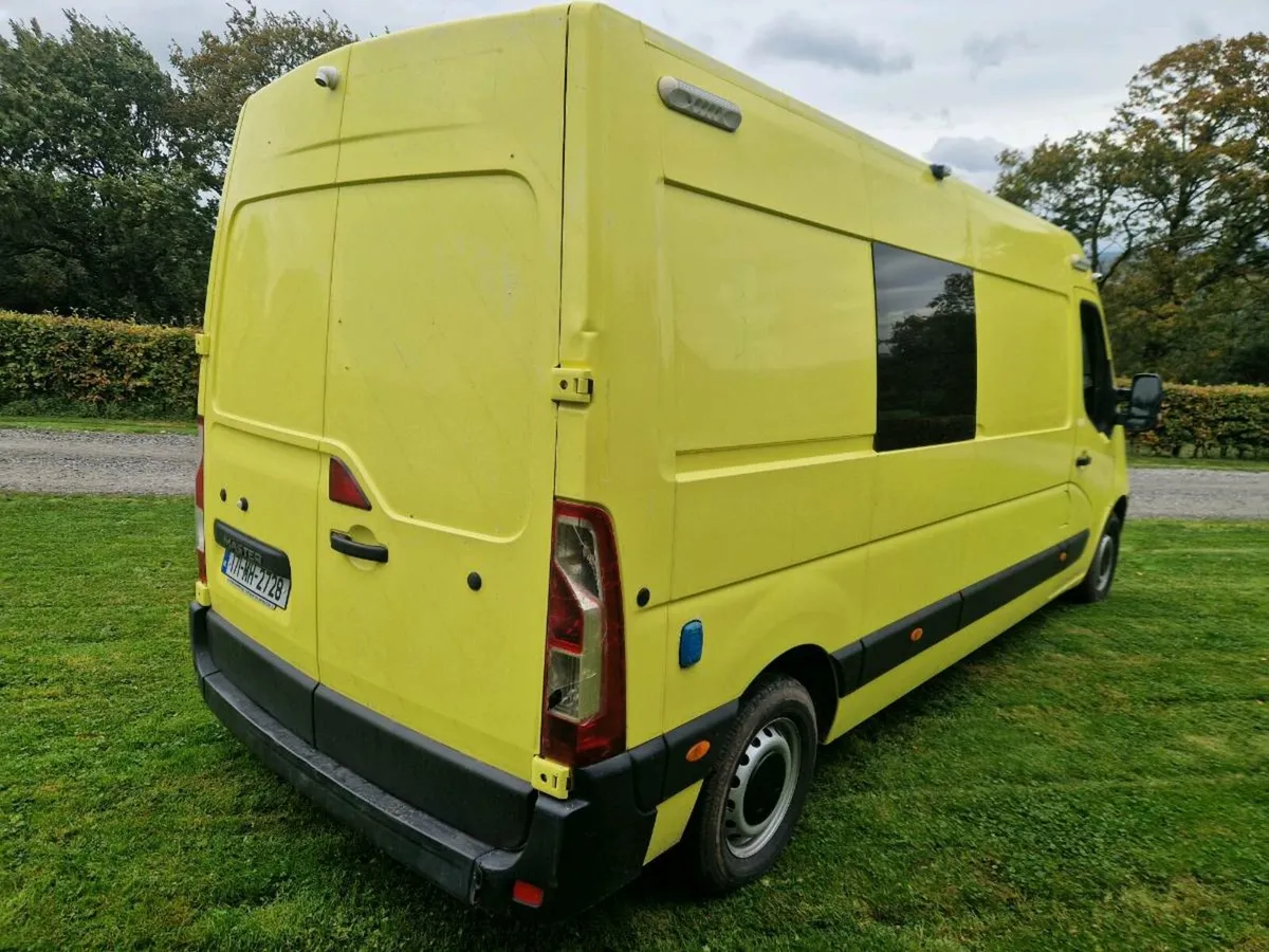 2017 Renault Master - Image 2