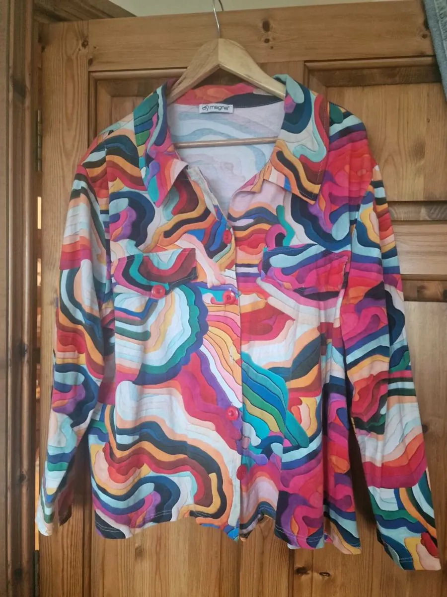 Ladies jacket clearout - Image 3