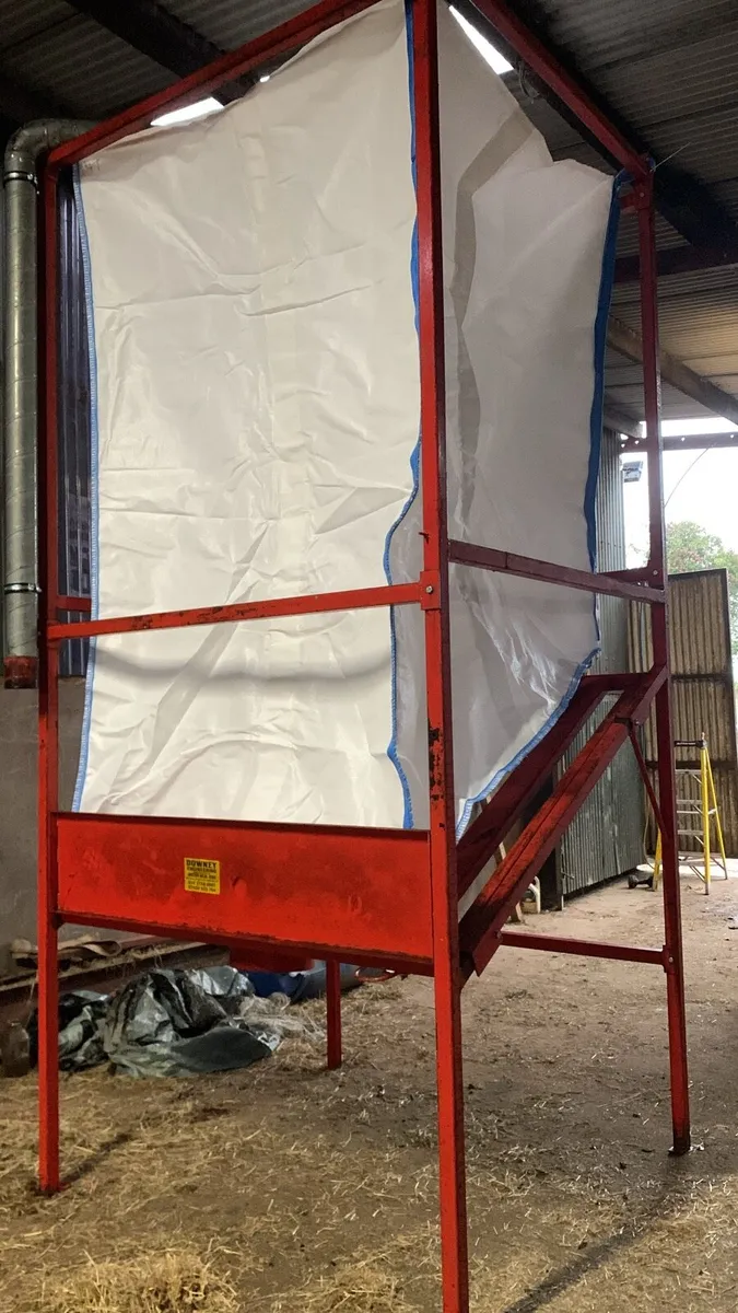 Meal bin - Image 1