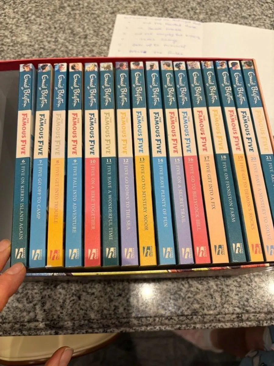 Enid Blyton - Famous Five Books