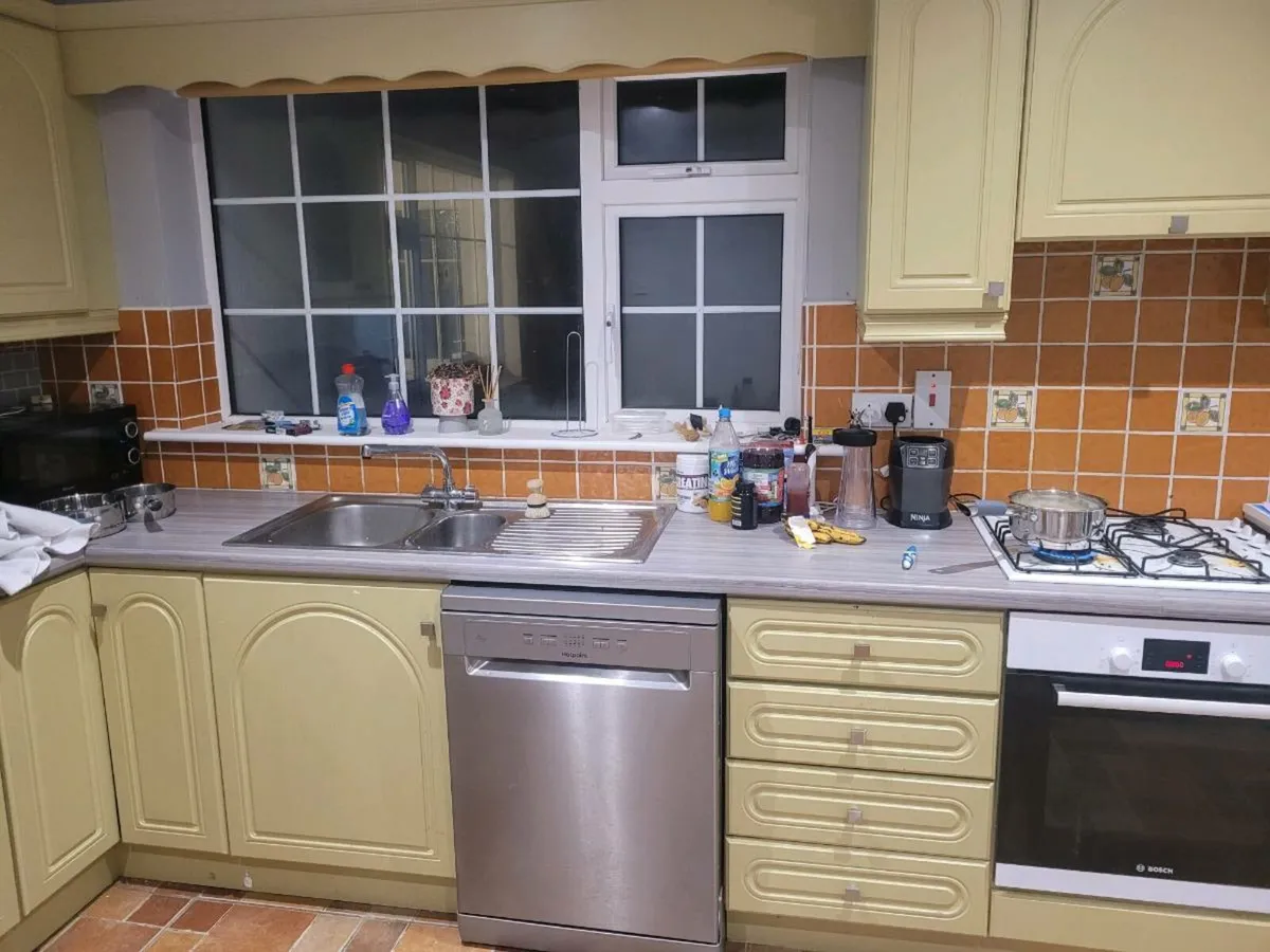 Fitted kitchen - Image 2
