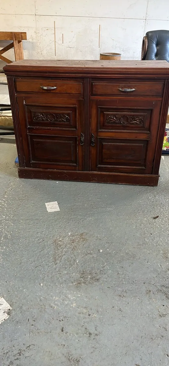 Cabinet - Image 1
