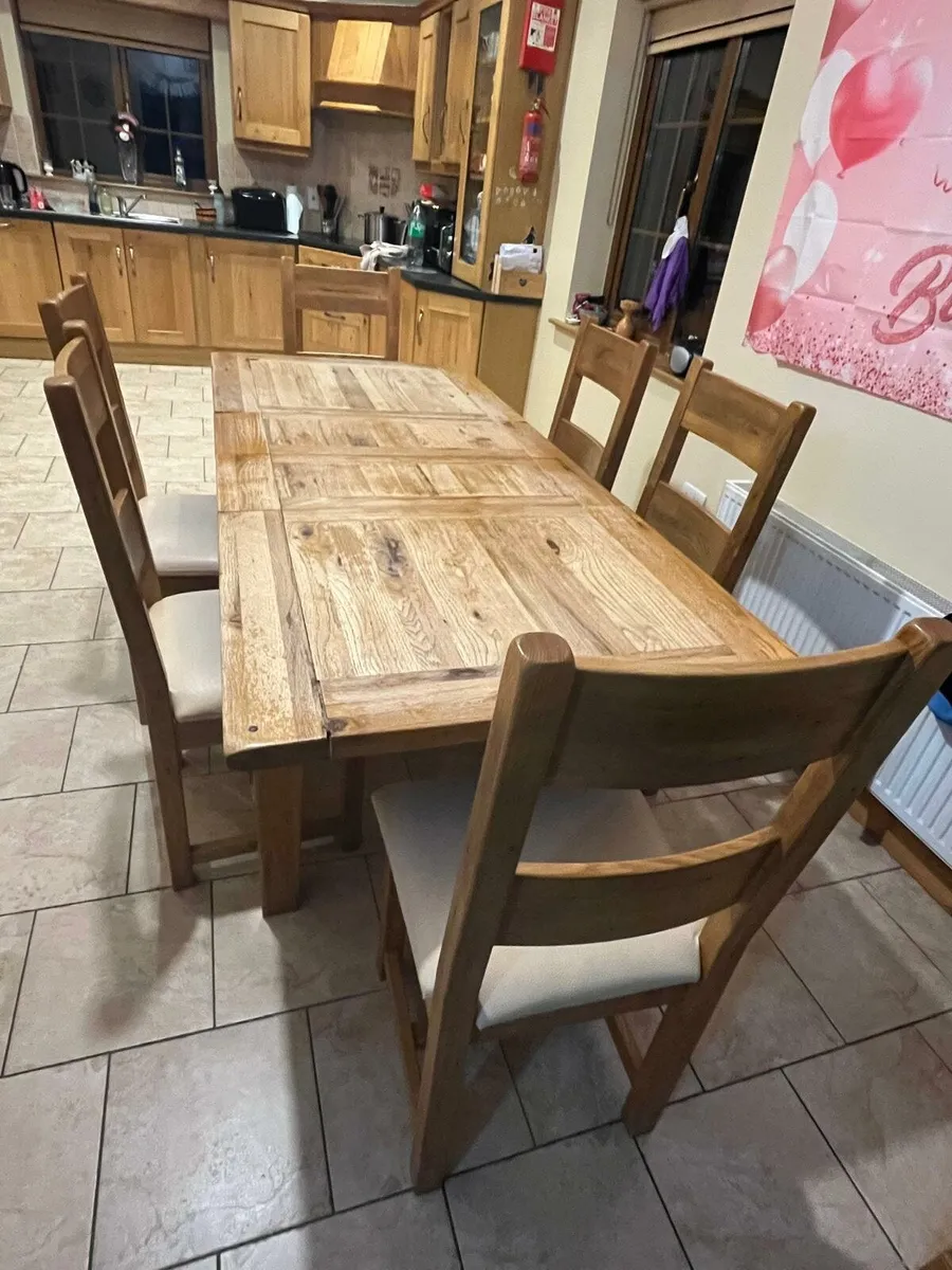 Table & chairs - Image 2