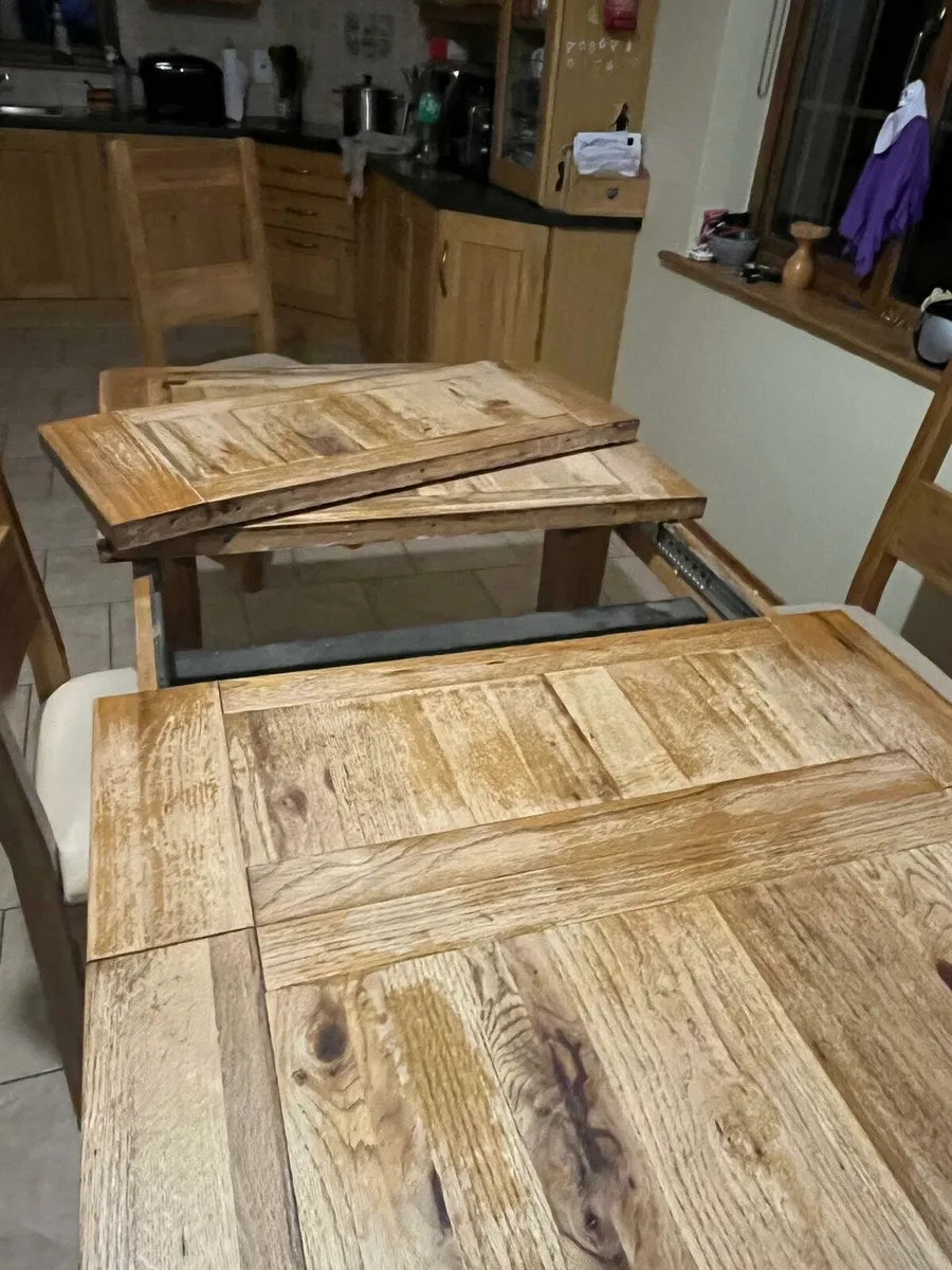 Table & chairs - Image 3