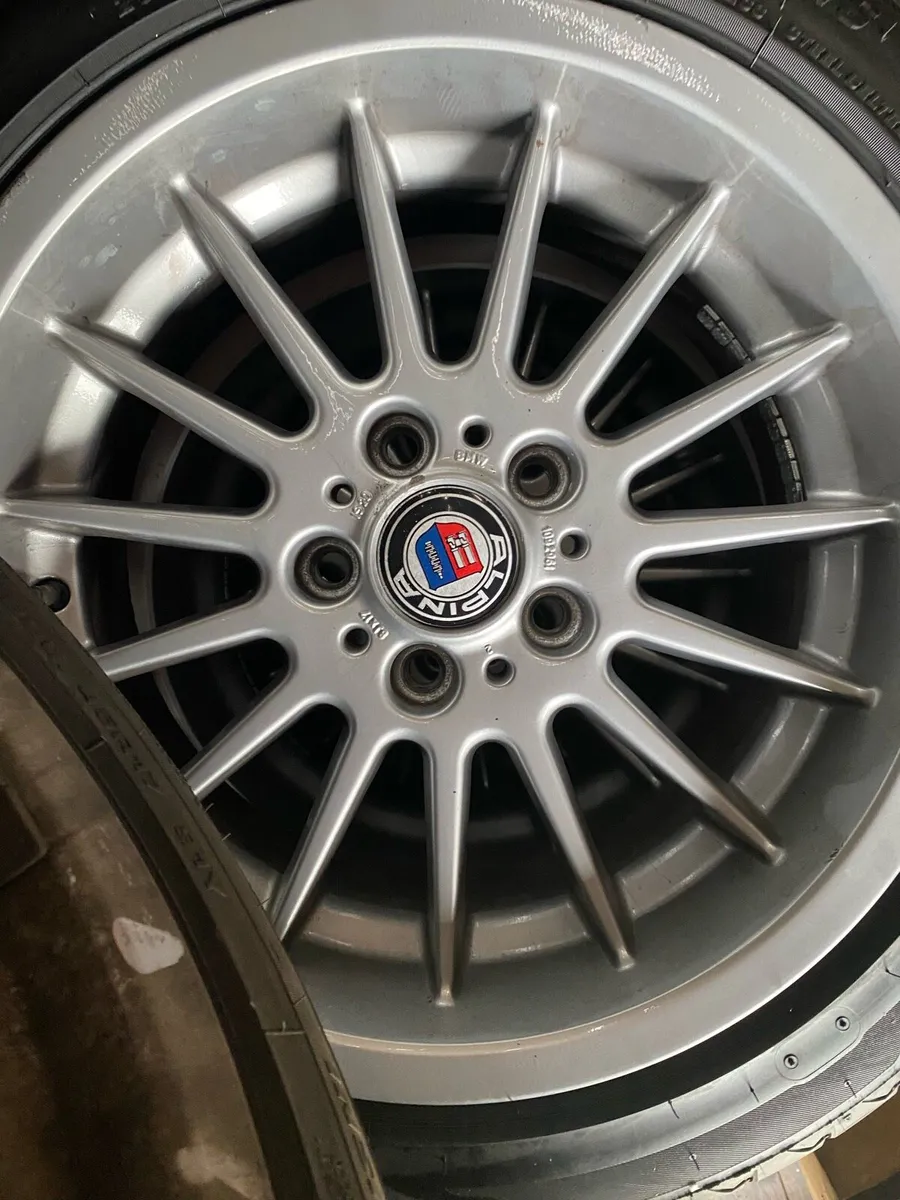 Genuine bmw style 32 alloys - Image 1