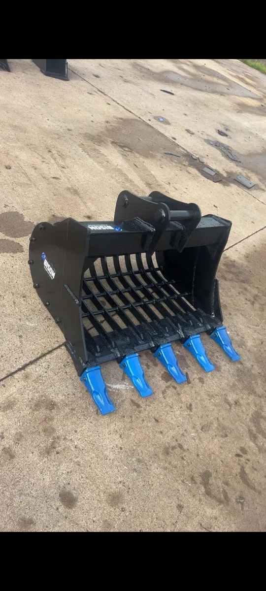Digger Buckets & Attachments - Image 3