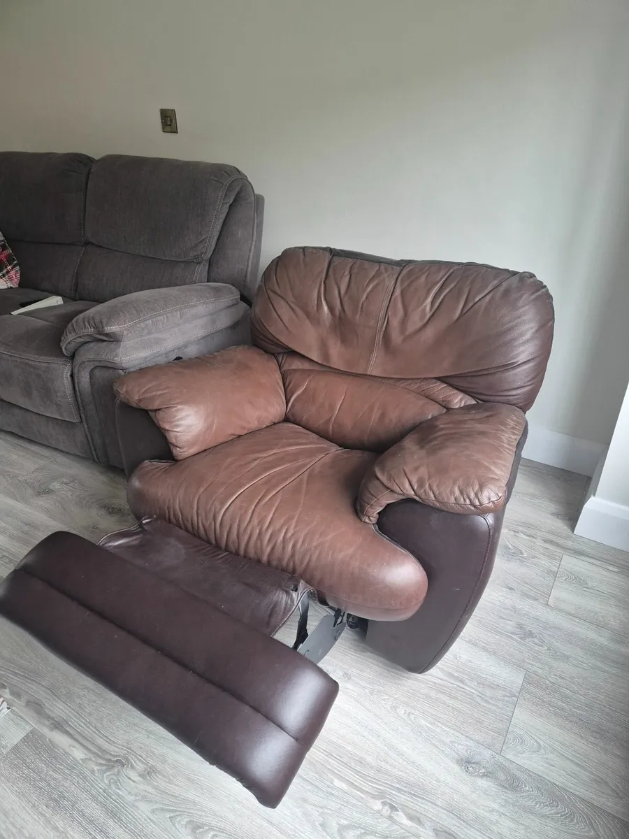 Recliner seat - Image 3