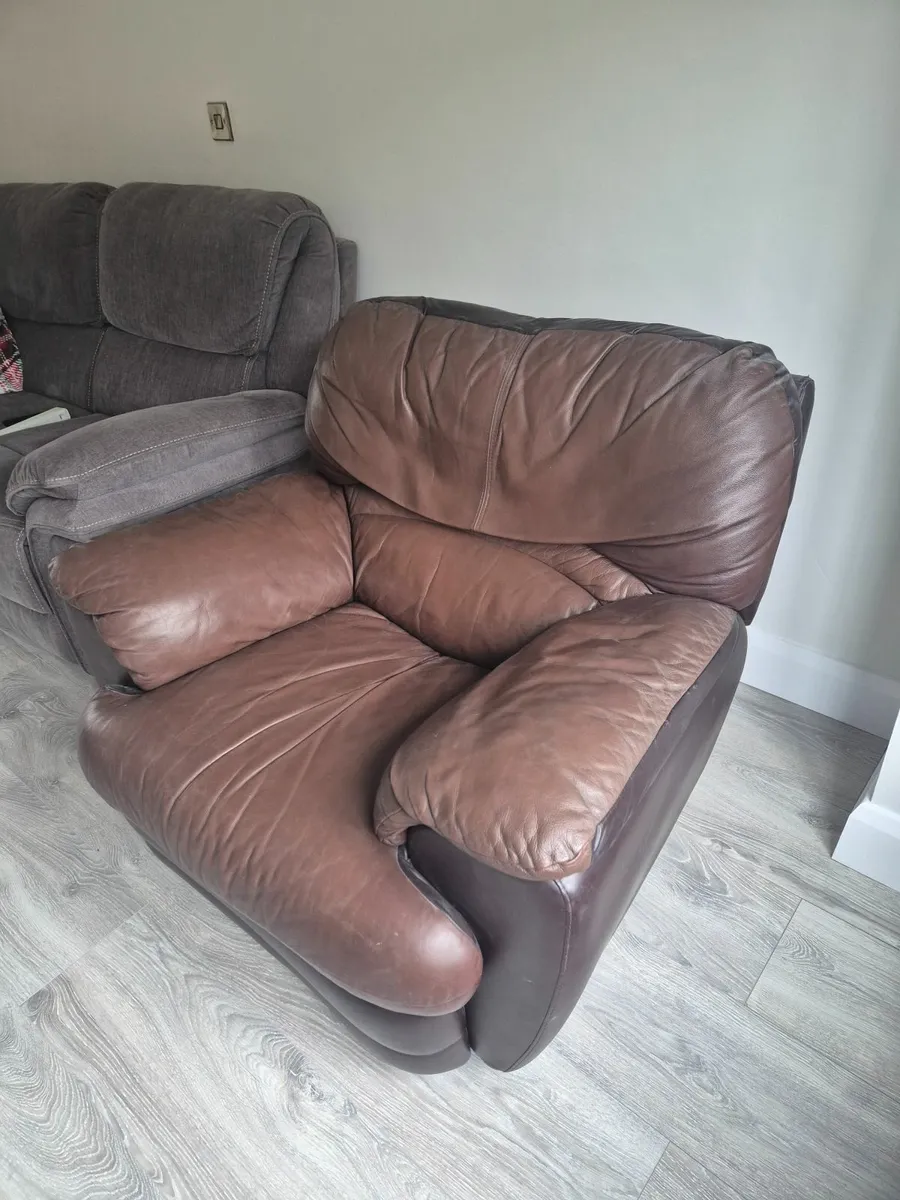Recliner seat - Image 4