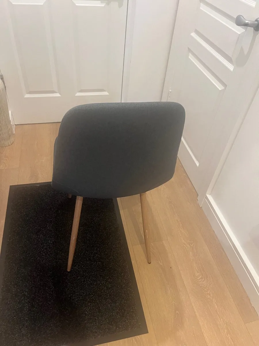4 Dinning Chairs for sale . Excellent condition - Image 2