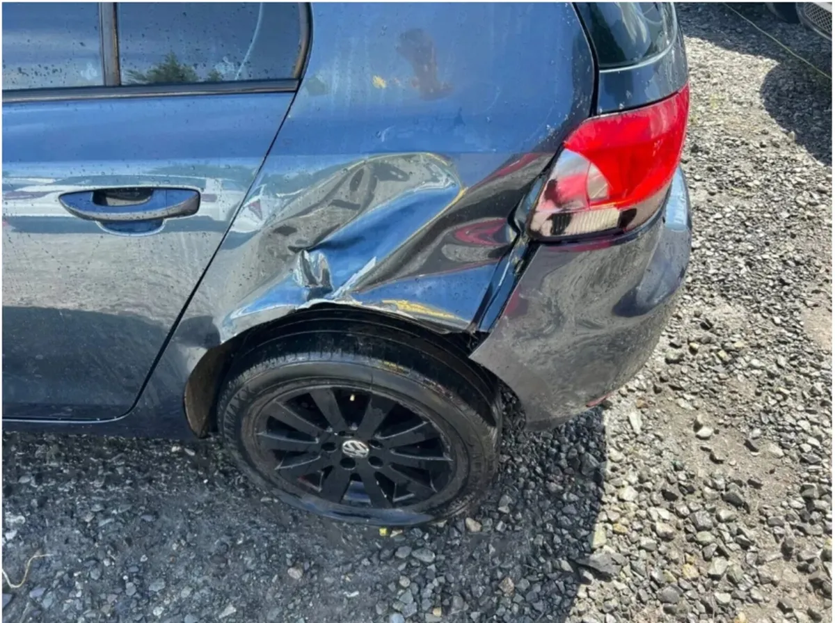 2010 Vw Golf 1.6 Diesel driving - Image 4