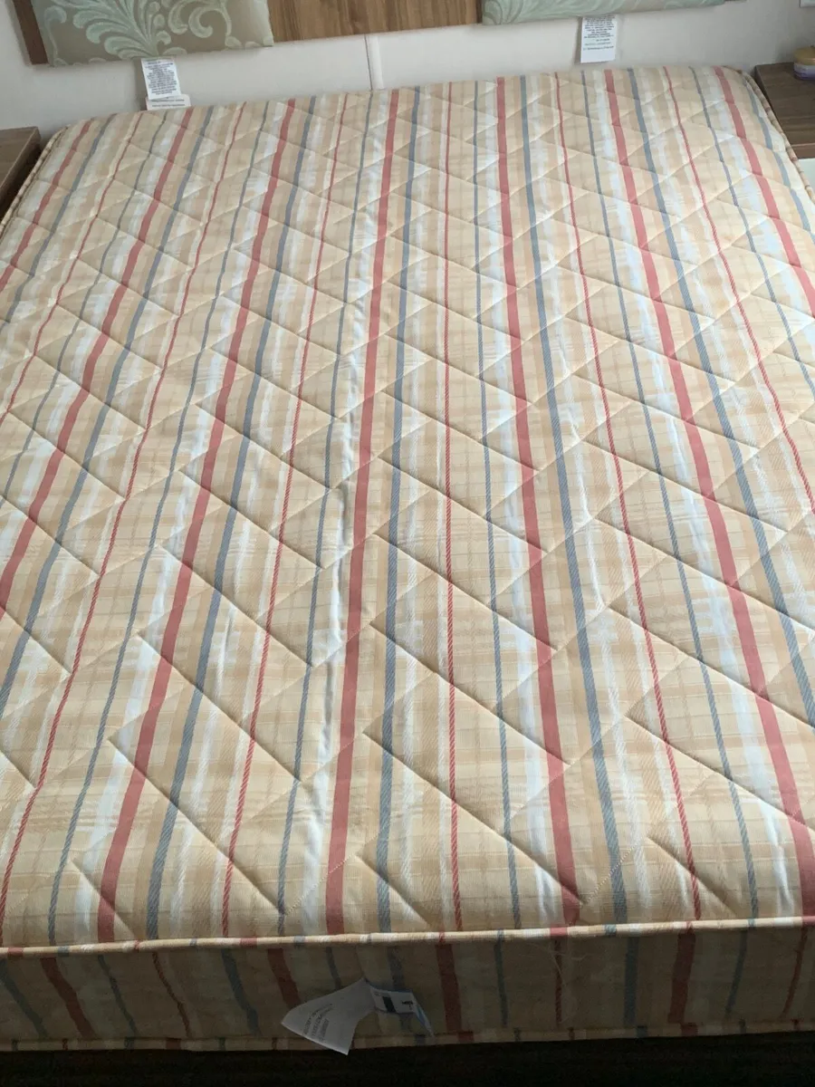 4ft 6 Mattress - Image 2