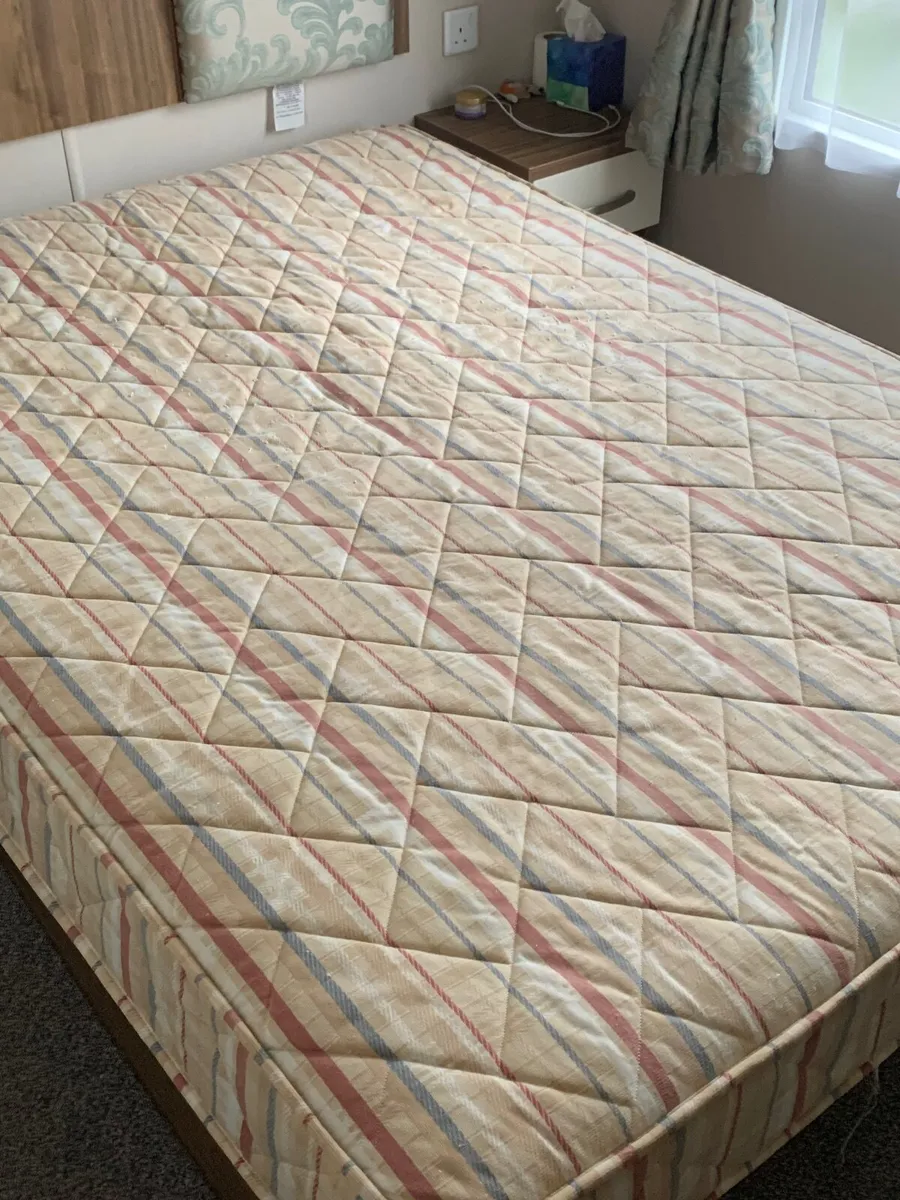 4ft 6 Mattress - Image 4
