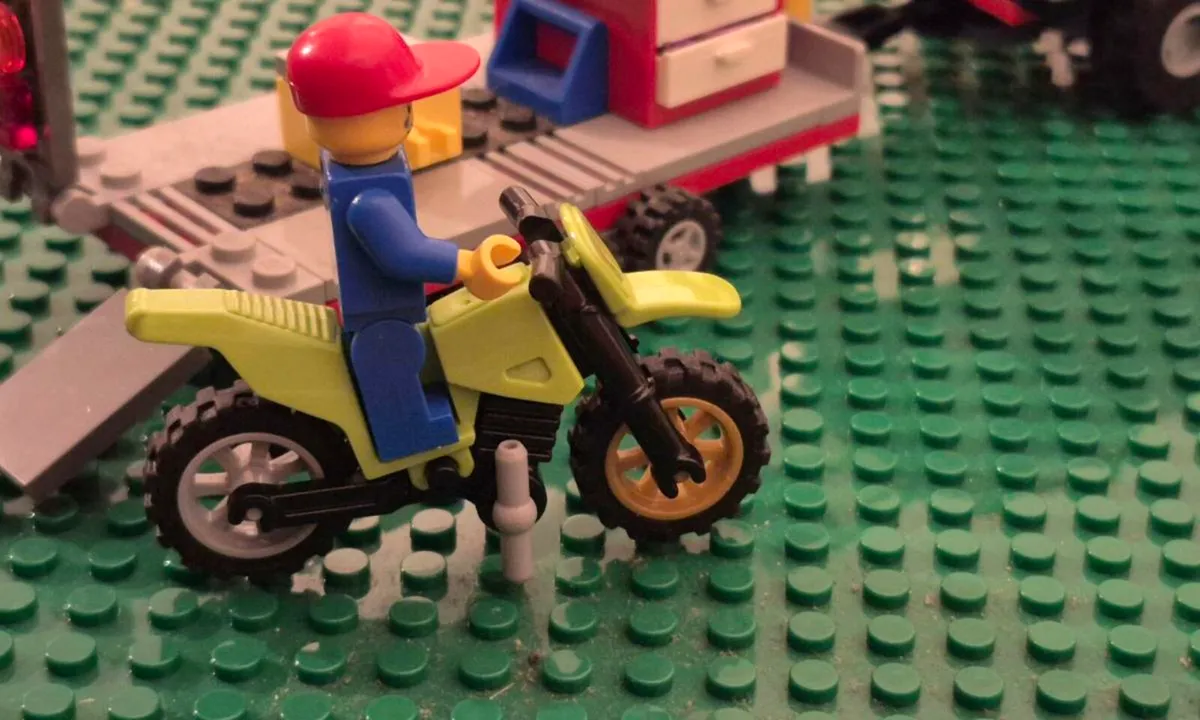 Lego Dirt Bikes transport - Image 4