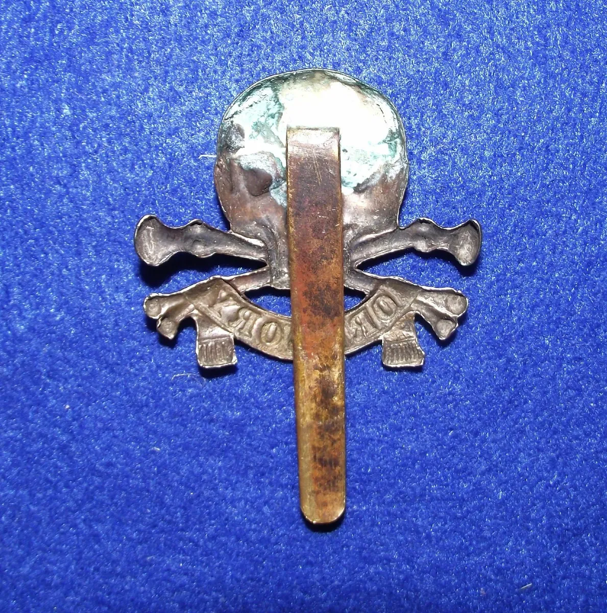 17th Lancers Cap Badge - Image 2