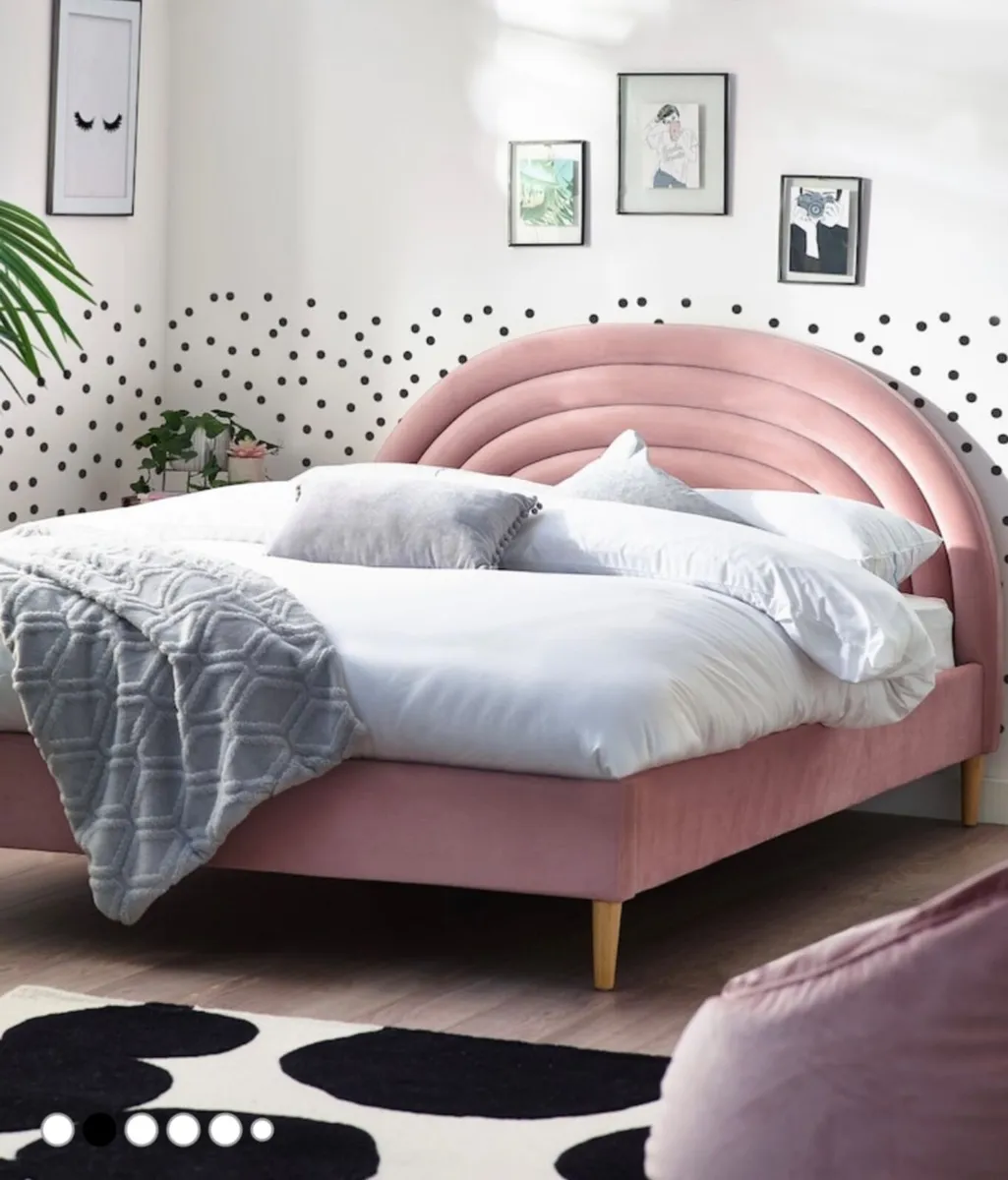 Bed - Image 1