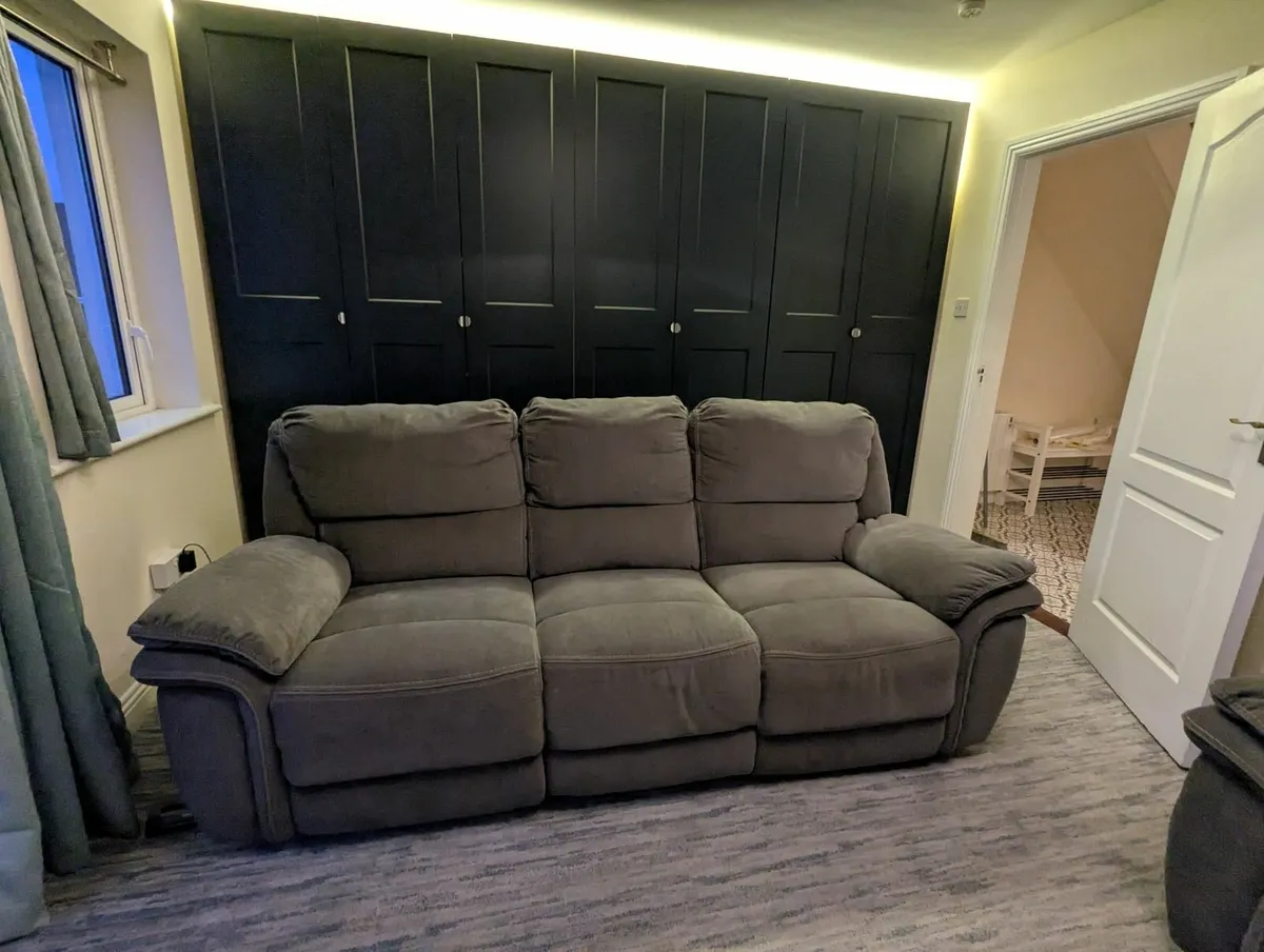 Reclining Sofa Set - Image 4