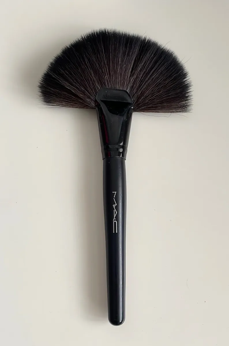 Brown Thomas Mac Fan Brush