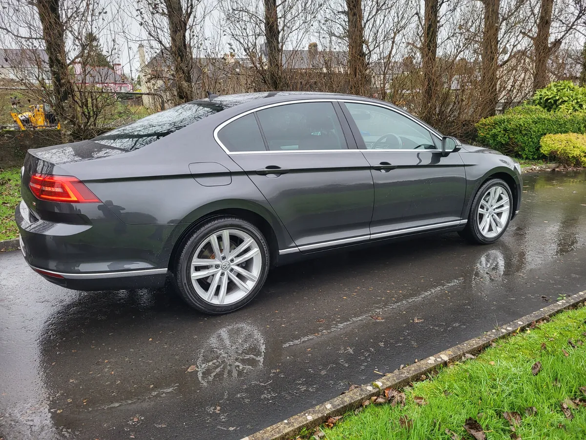 Volkswagen Passat  HIGHLINE LEATHER - Image 2