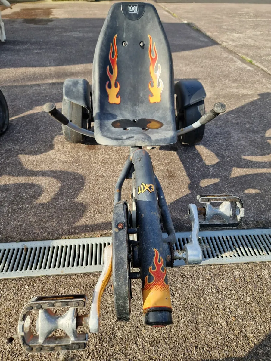 Exit rocker fire triker