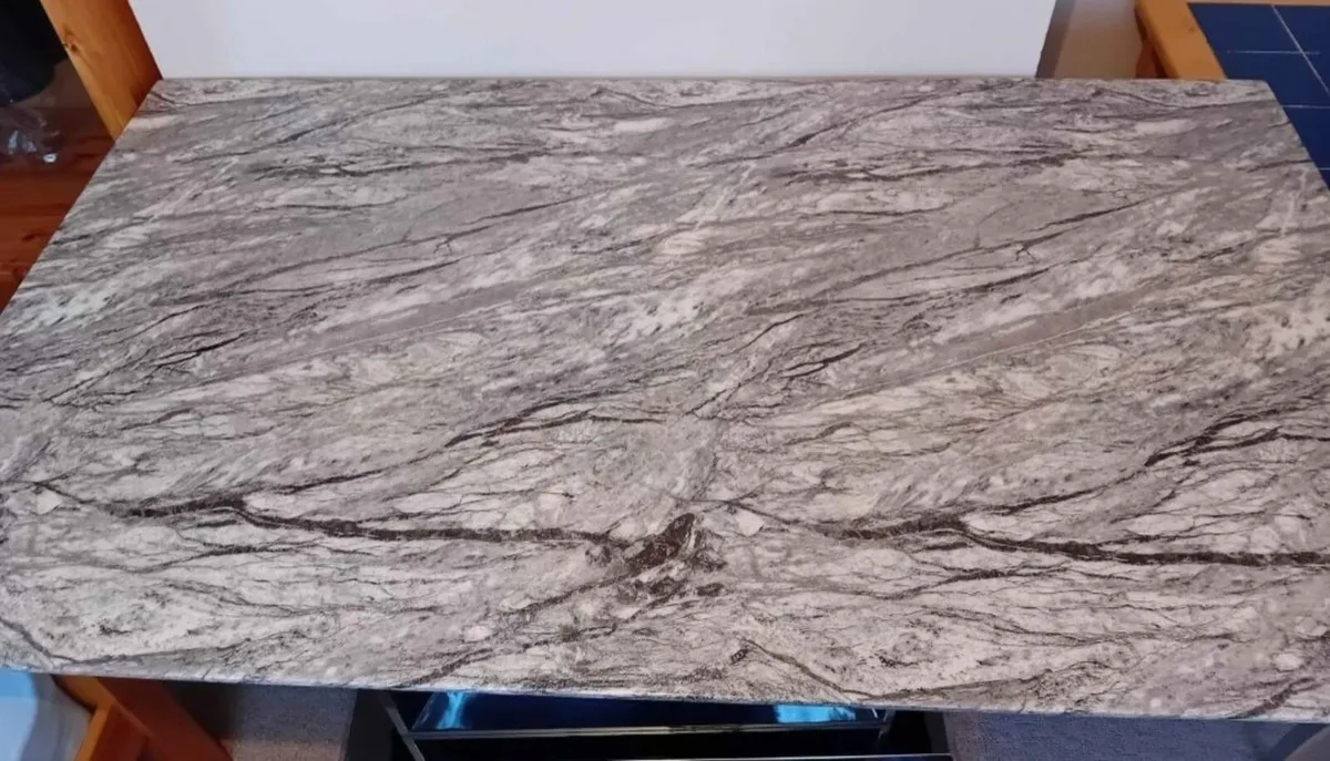 Dining table - Image 3