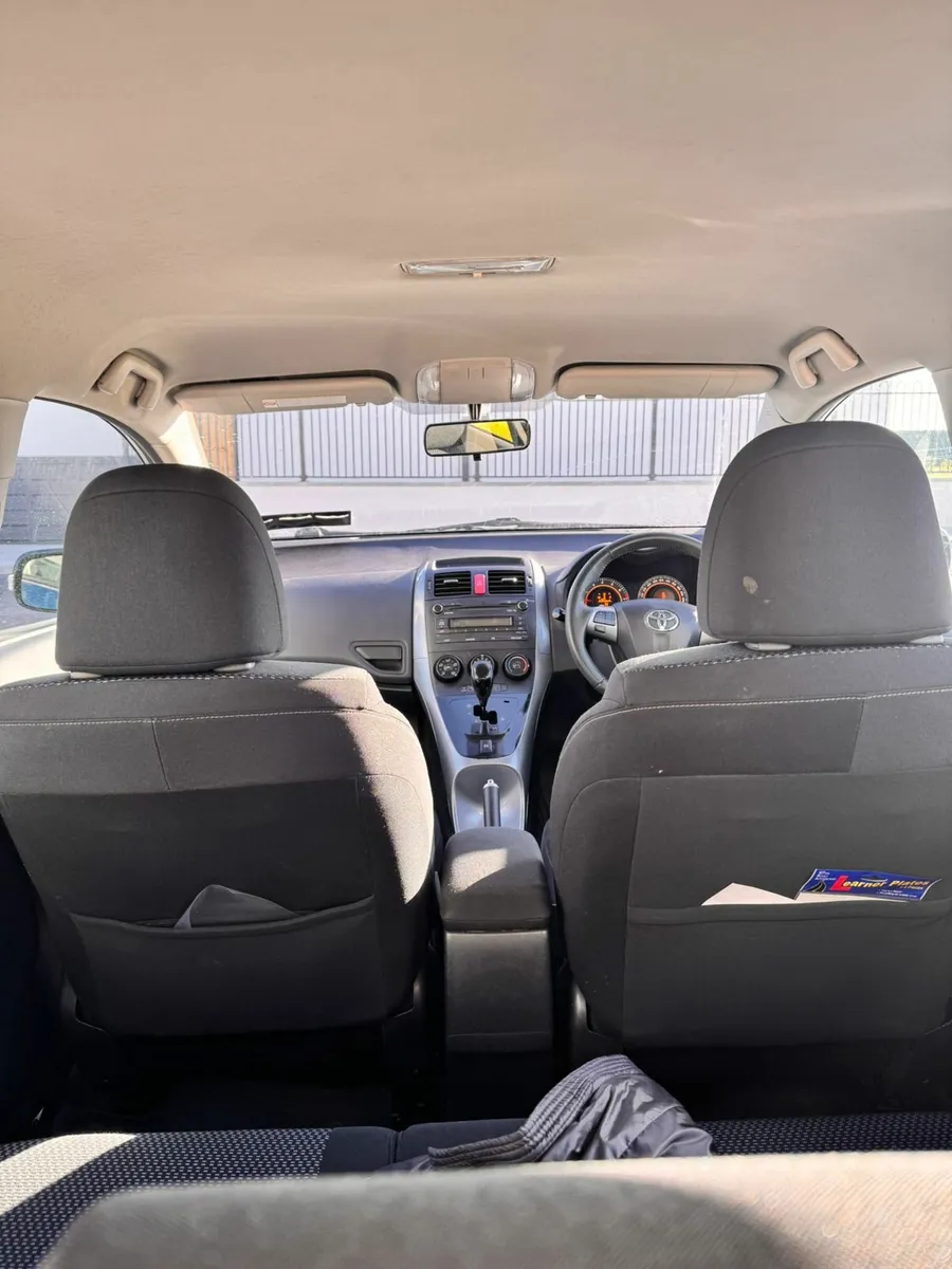 Toyota Auris 2010 - Image 3