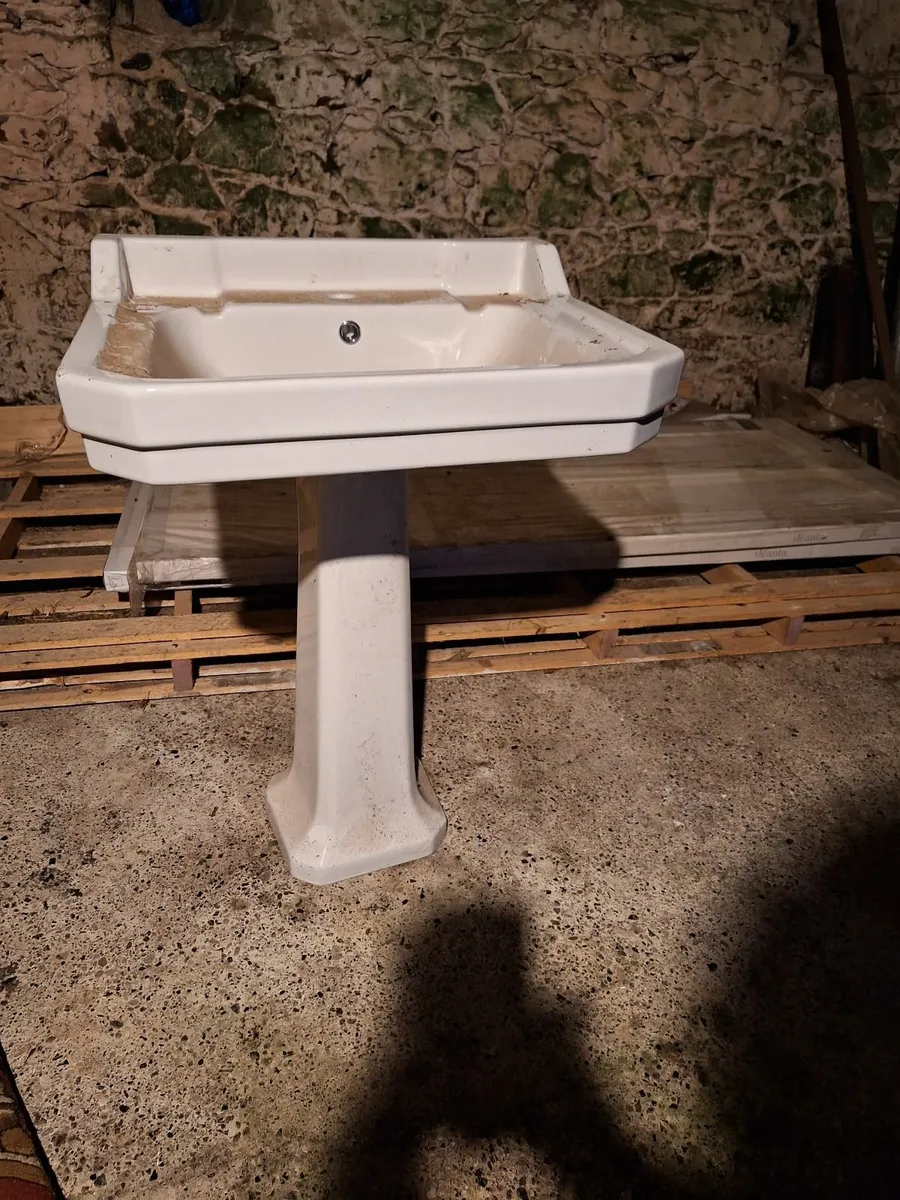 Vintage Style Pedestal, Basin and Taps - Image 1