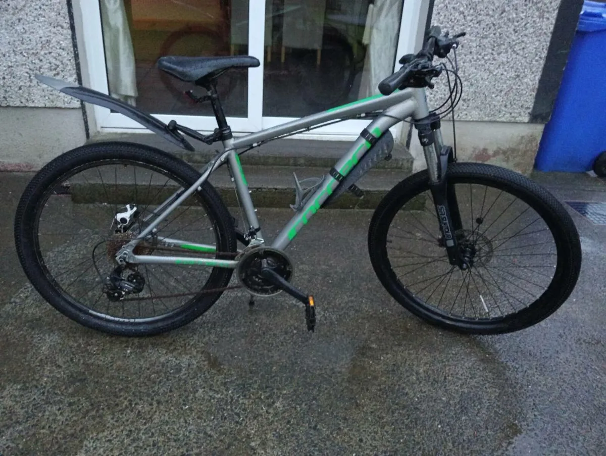 Carrera hustle 1 bike - Image 3