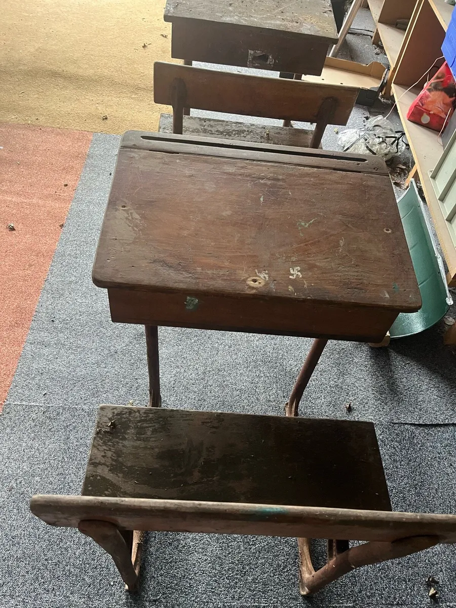 School desks - Image 2