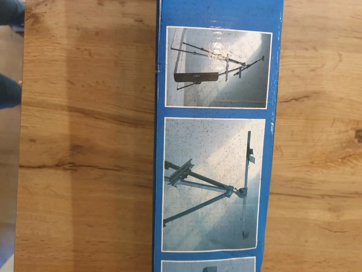 Easel - Image 4