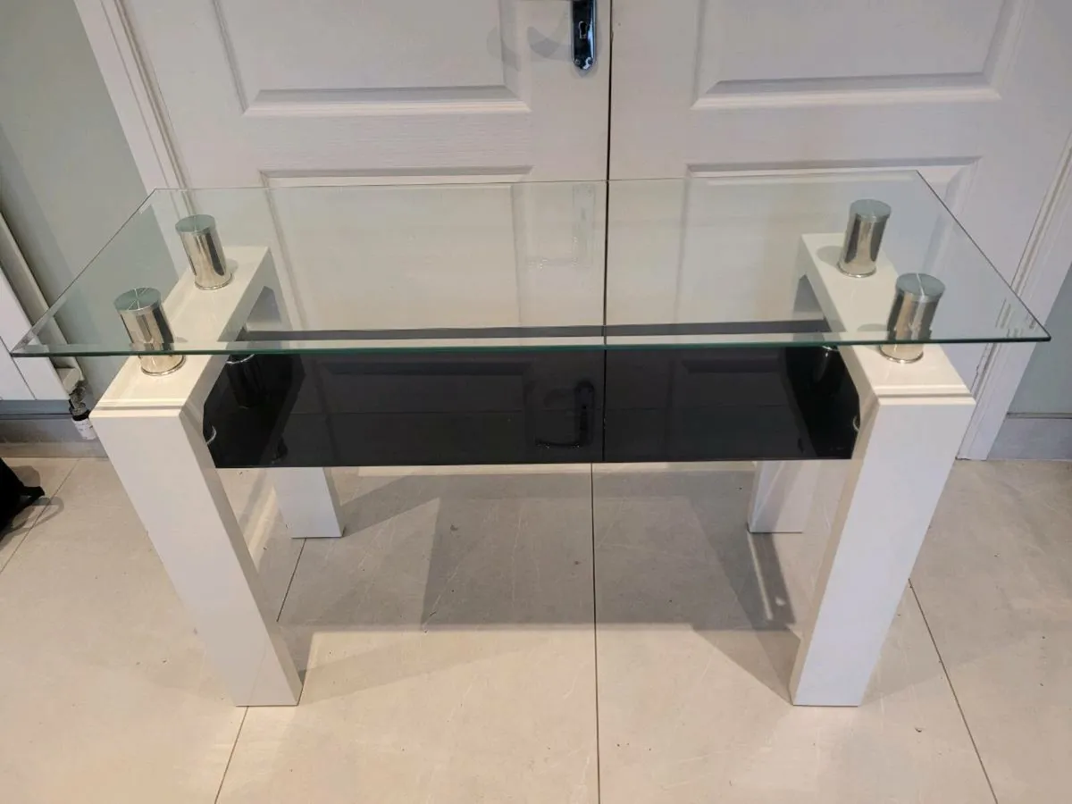 Glass console table - Image 2