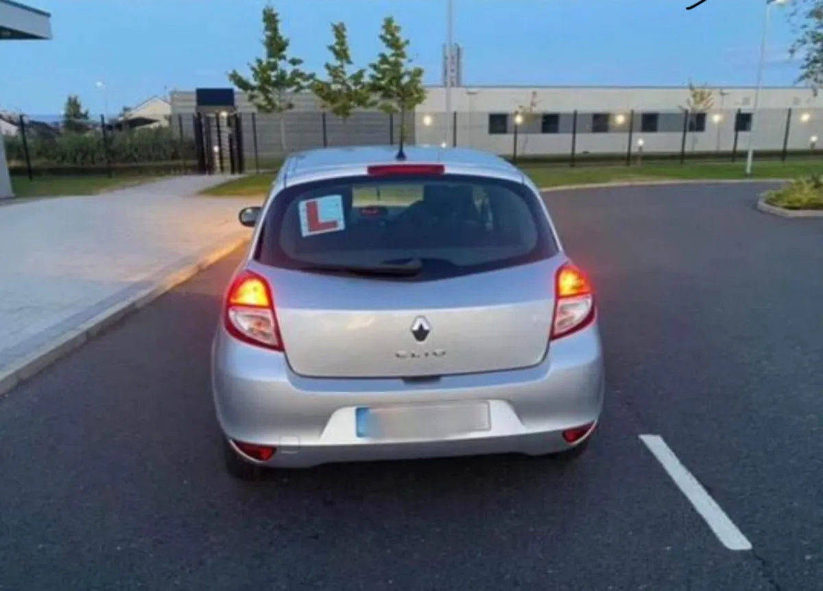 Renault Clio - Image 3
