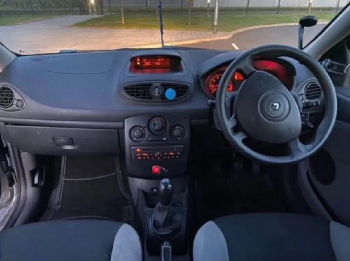 Renault Clio - Image 4