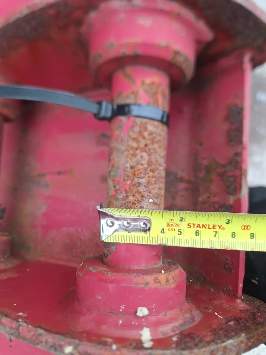 30" 40mm pins bucket no teeth - Image 1