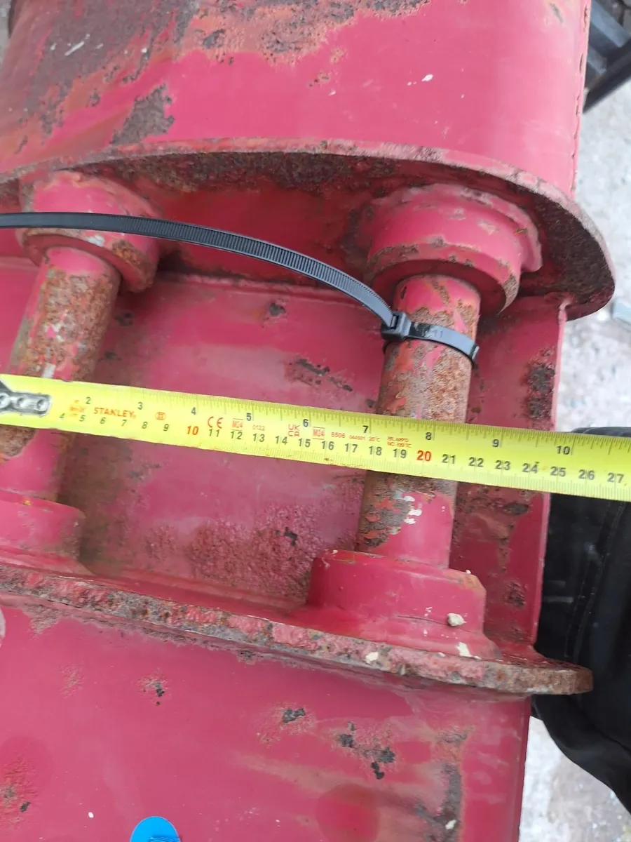 30" 40mm pins bucket no teeth - Image 2