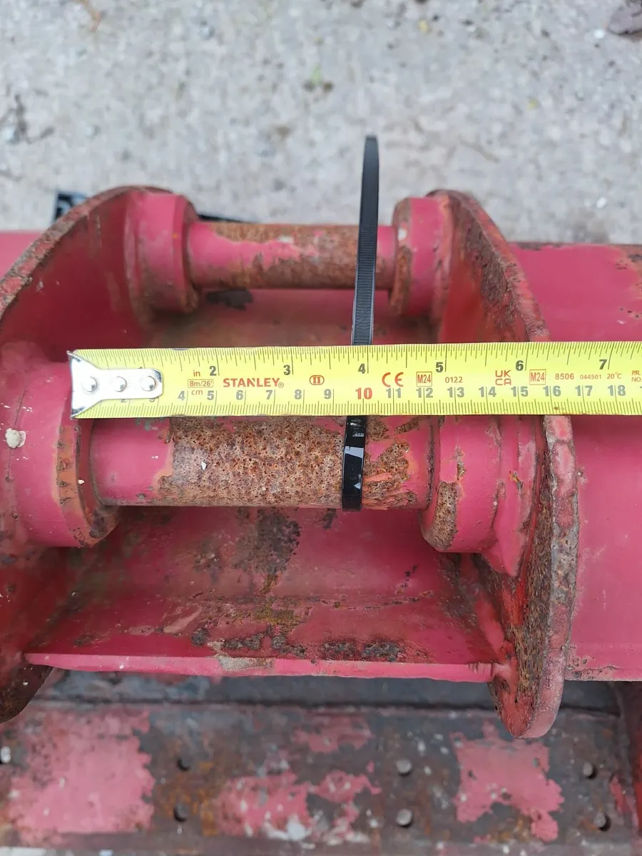 30" 40mm pins bucket no teeth - Image 3