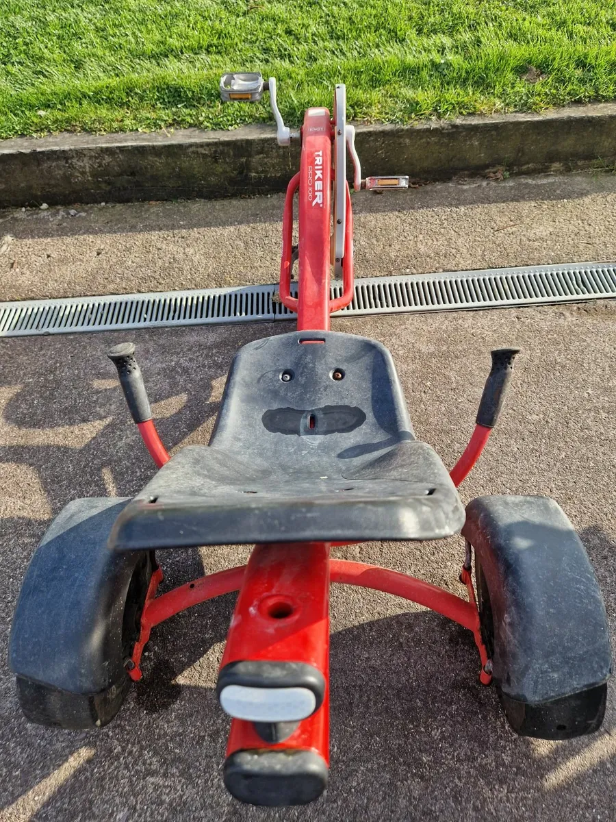 EXIT PRO 100 Triker - red/black - Image 1