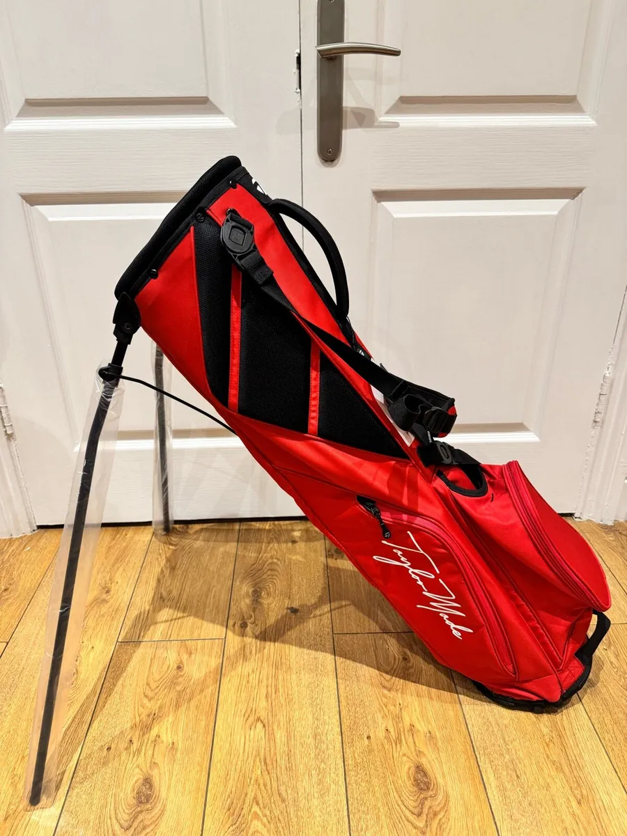 Brand New Taylormade FlexTech Golf Bag - Image 1
