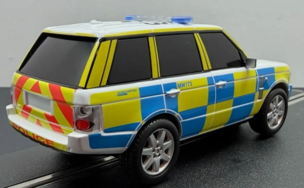 A Police Range Rover. - Image 2