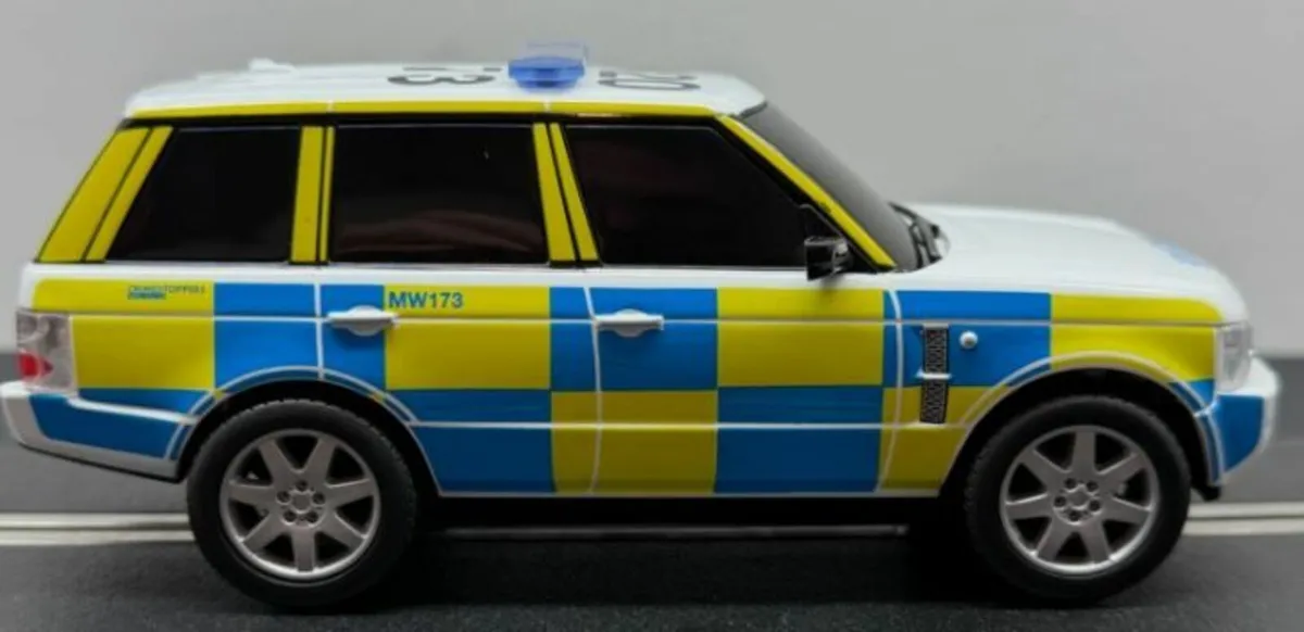 A Police Range Rover. - Image 3