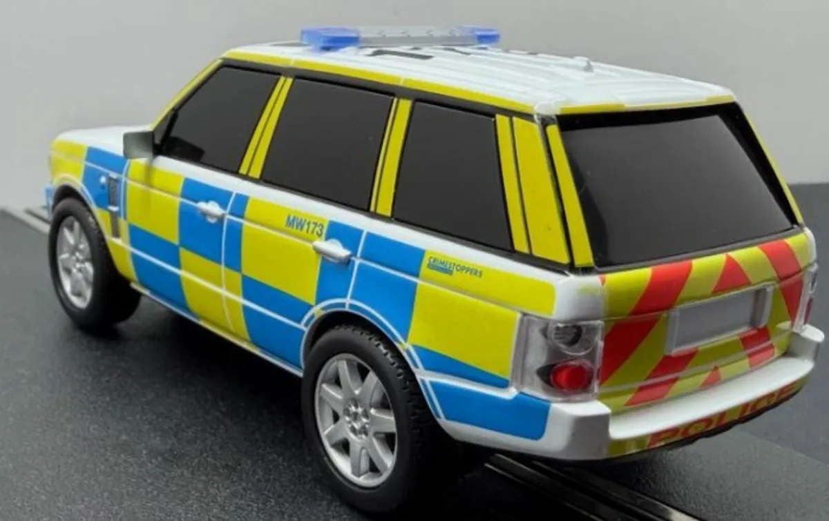 A Police Range Rover. - Image 4