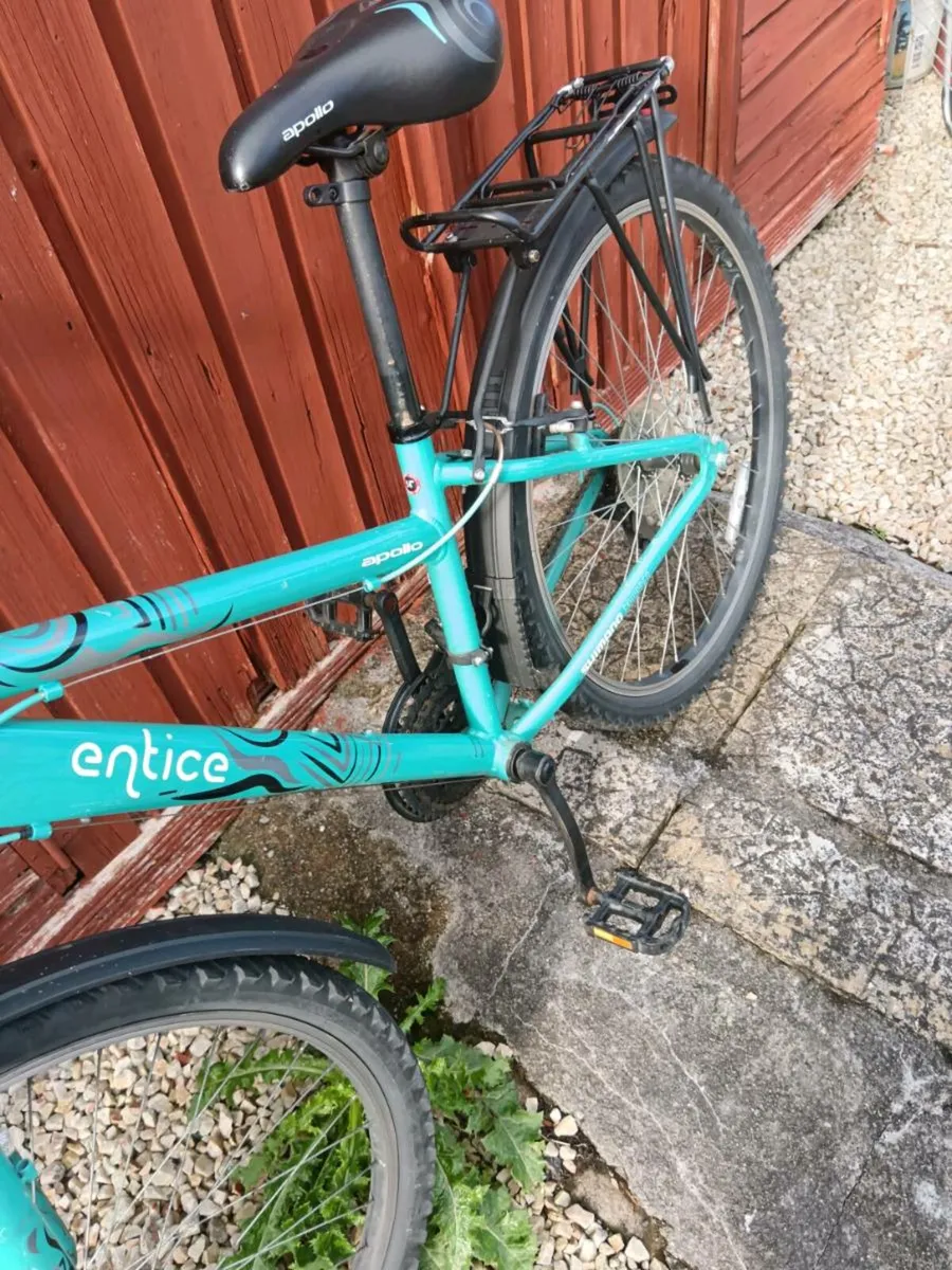 Ladies bicycle - Image 4