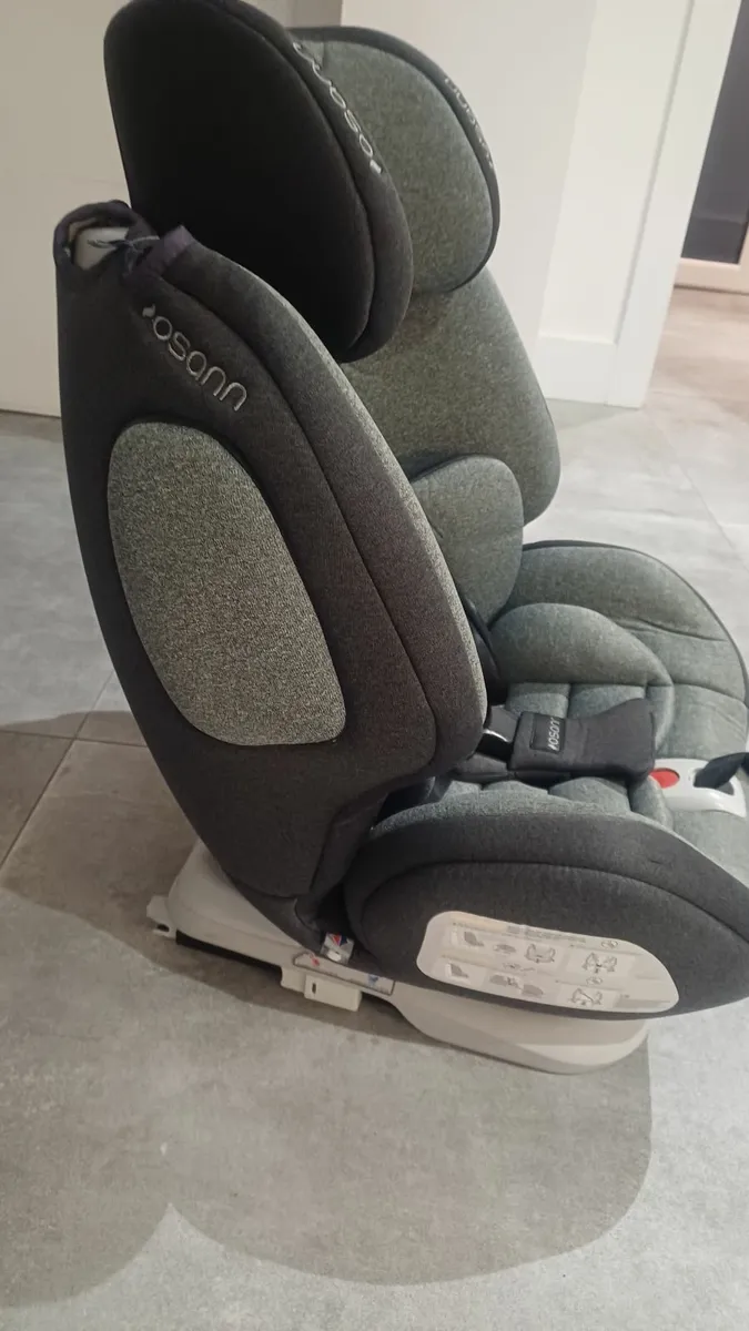 Osann grey infant  car seat 360 rotation - Image 2