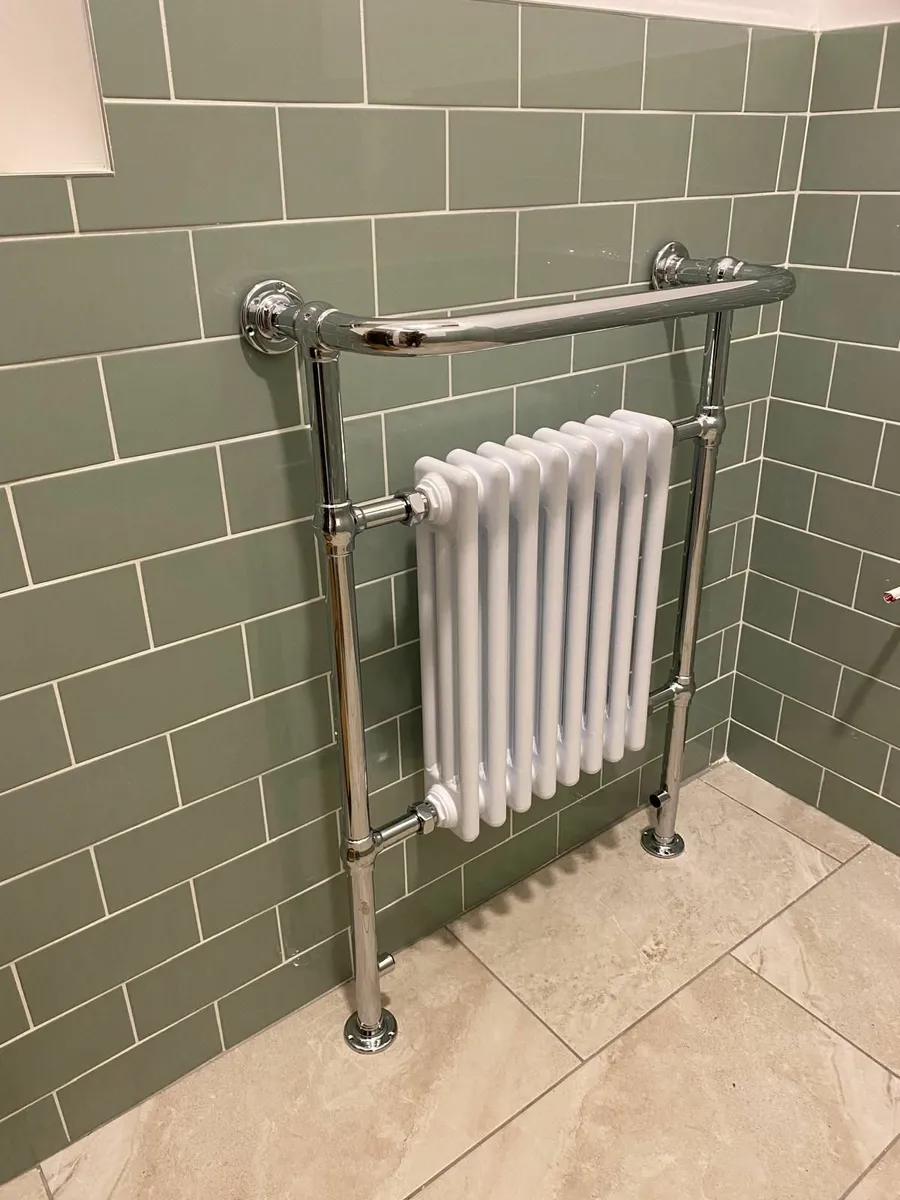 Vintage Style Towel Rail - Image 3