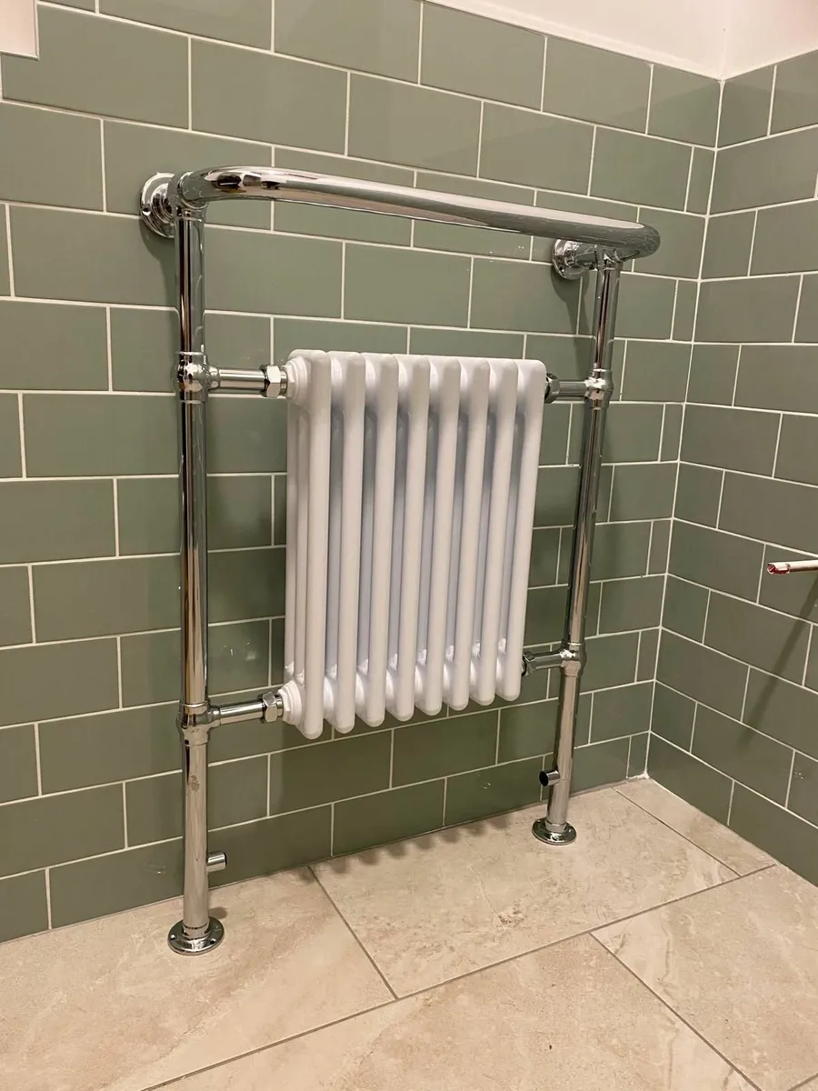 Vintage Style Towel Rail - Image 4